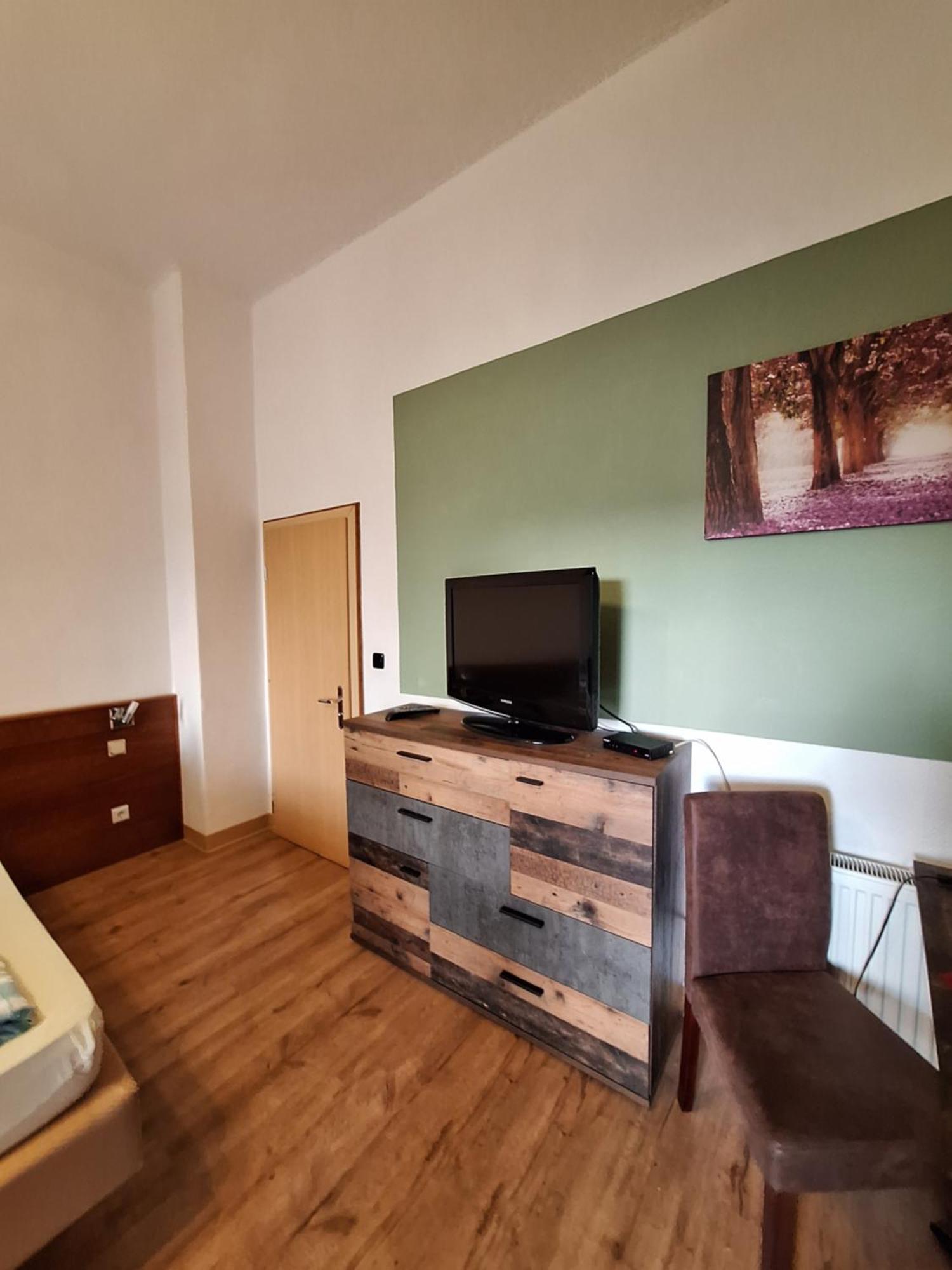 Gaststaette Und Pension Zur Schiene Мерзебург Экстерьер фото